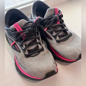 Brooks Gray and Pink Women's Running Shoes